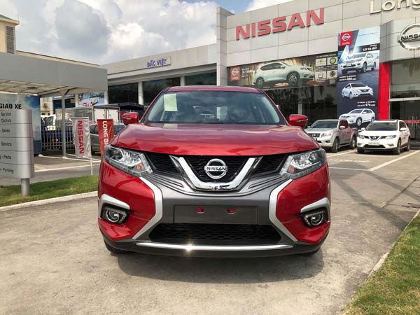 Nissan X-trail mầu đỏ